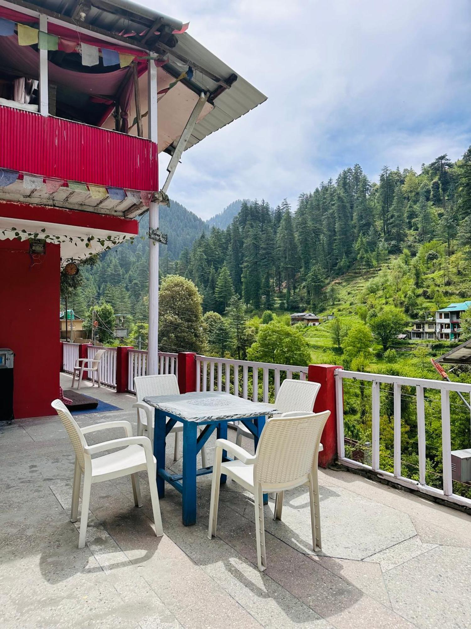 Hostel 360 Degree, Jibhi Exterior photo