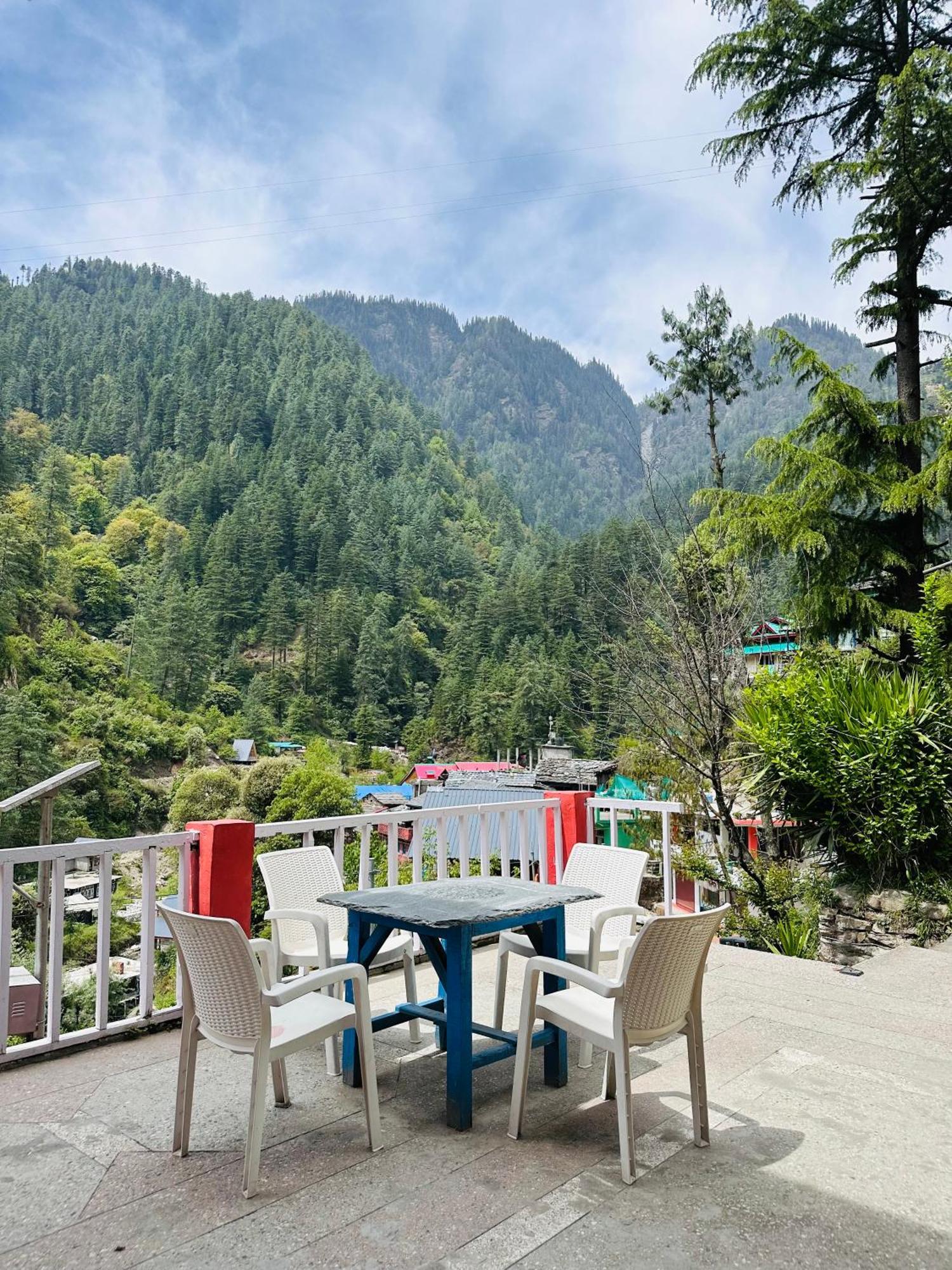 Hostel 360 Degree, Jibhi Exterior photo